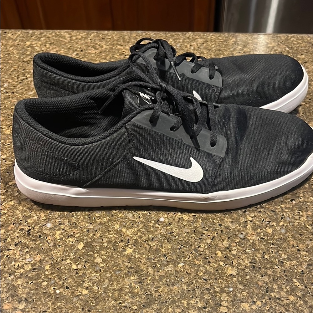 Nike Black and White Skateboarding Sneakers